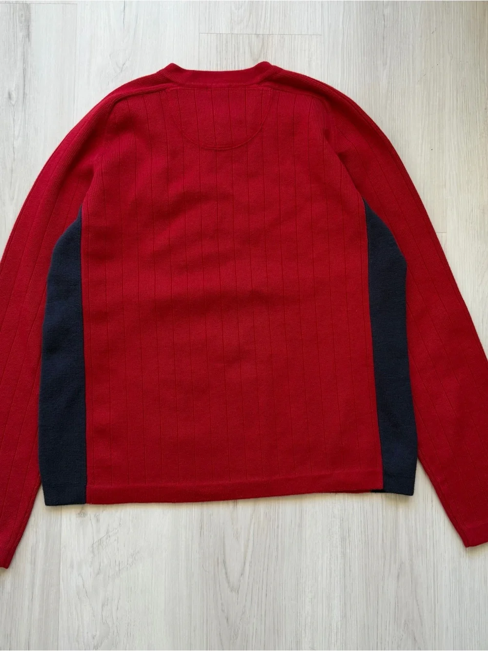 Vintage Y2K Abercrombie & Fitch Red V-Neck‎ Muscle Sweater